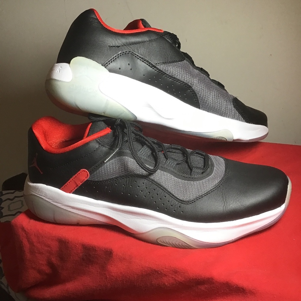 😎Jordan, new cond. see photos, size 9.5 lightweight, super clean 🔥🔥